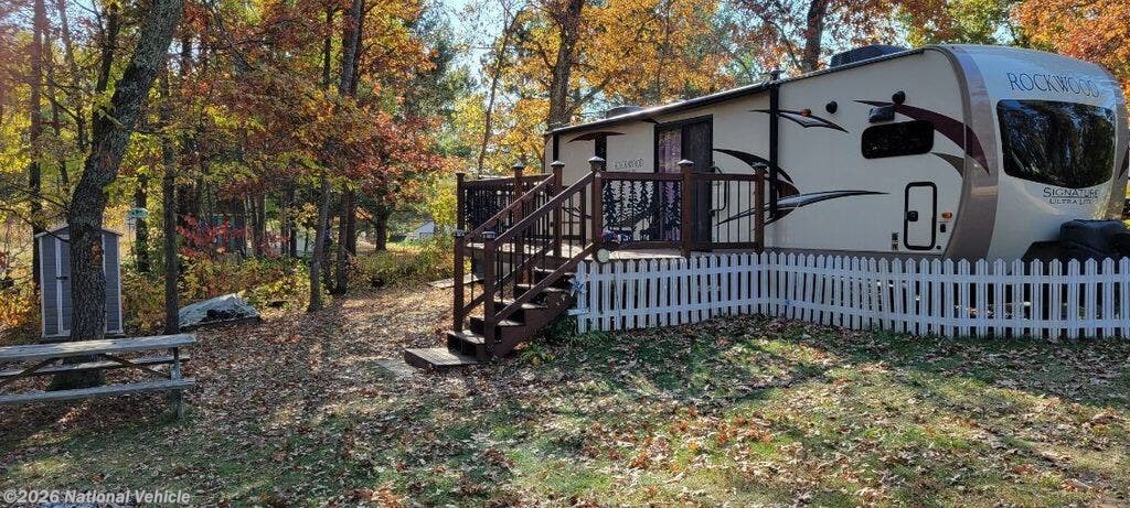 Used 2017 Forest River Rockwood Signature Ultra Lite 8335BSS available in Buffalo, Minnesota