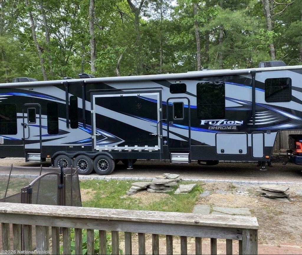 Used 2016 Keystone Fuzion Chrome 420 available in Foxboro, Massachusetts