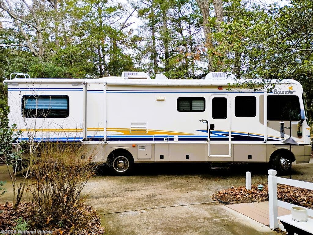 Used 2003 Fleetwood Bounder 32W available in Manteo, North Carolina