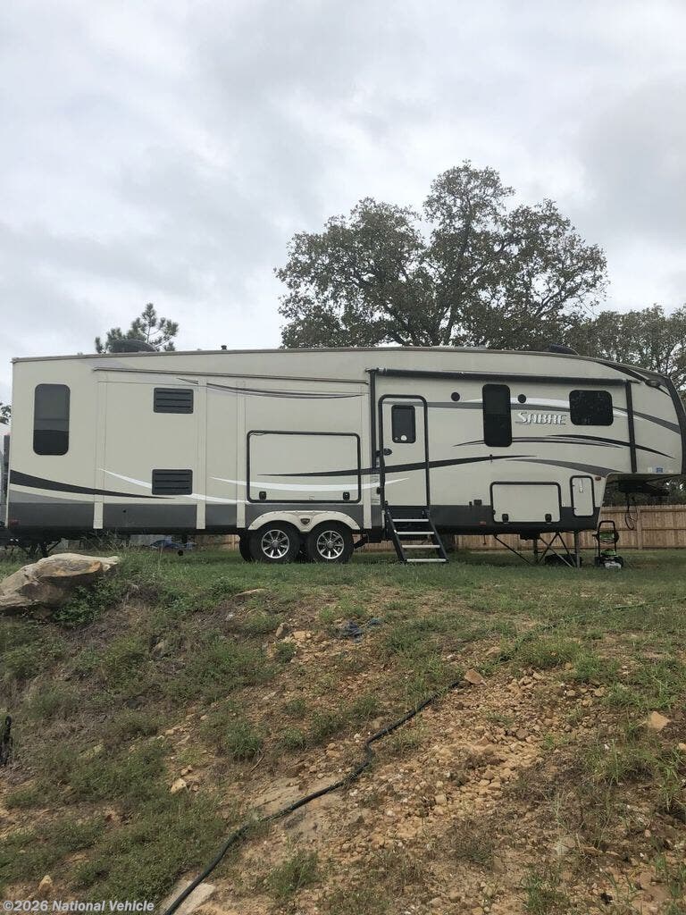 Used 2015 Palomino Sabre 34RDKS available in Sapulpa, Oklahoma