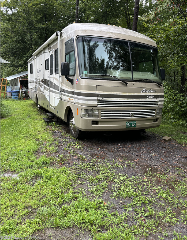 Used 2000 Fleetwood Pace Arrow Vision 36B available in Sharon, Vermont