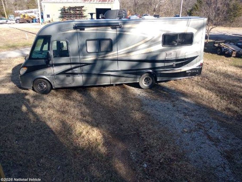 Used 2012 Itasca Reyo 25T available in Hollister, Missouri