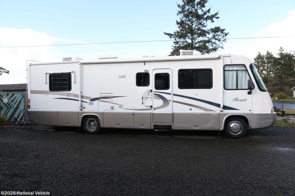 Used 2002 Georgie Boy Pursuit 3205FS available in Ocean Shores, Washington