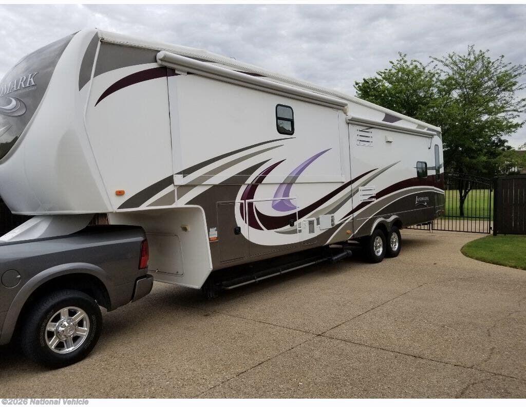 Used 2011 Heartland Landmark Grand Canyon available in Midlothian, Texas