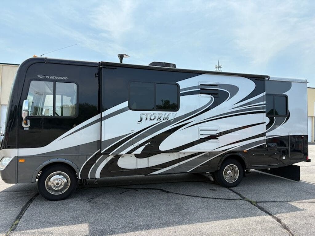 Used 2013 Fleetwood Storm 28F available in Granger, Indiana