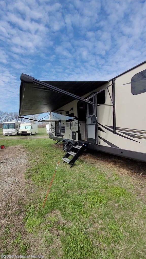 Used 2022 Forest River Rockwood Ultra Lite 2912BS available in Hilliard, Ohio