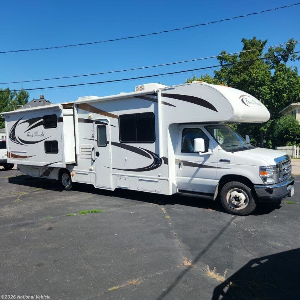 Used 2014 Thor Motor Coach Four Winds 31A available in Cobb, Wisconsin