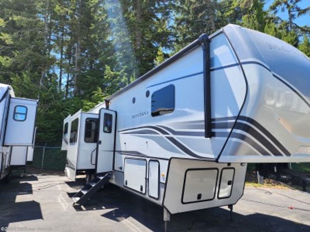 Used 2023 Keystone Montana 3901RK available in Prineville, Oregon
