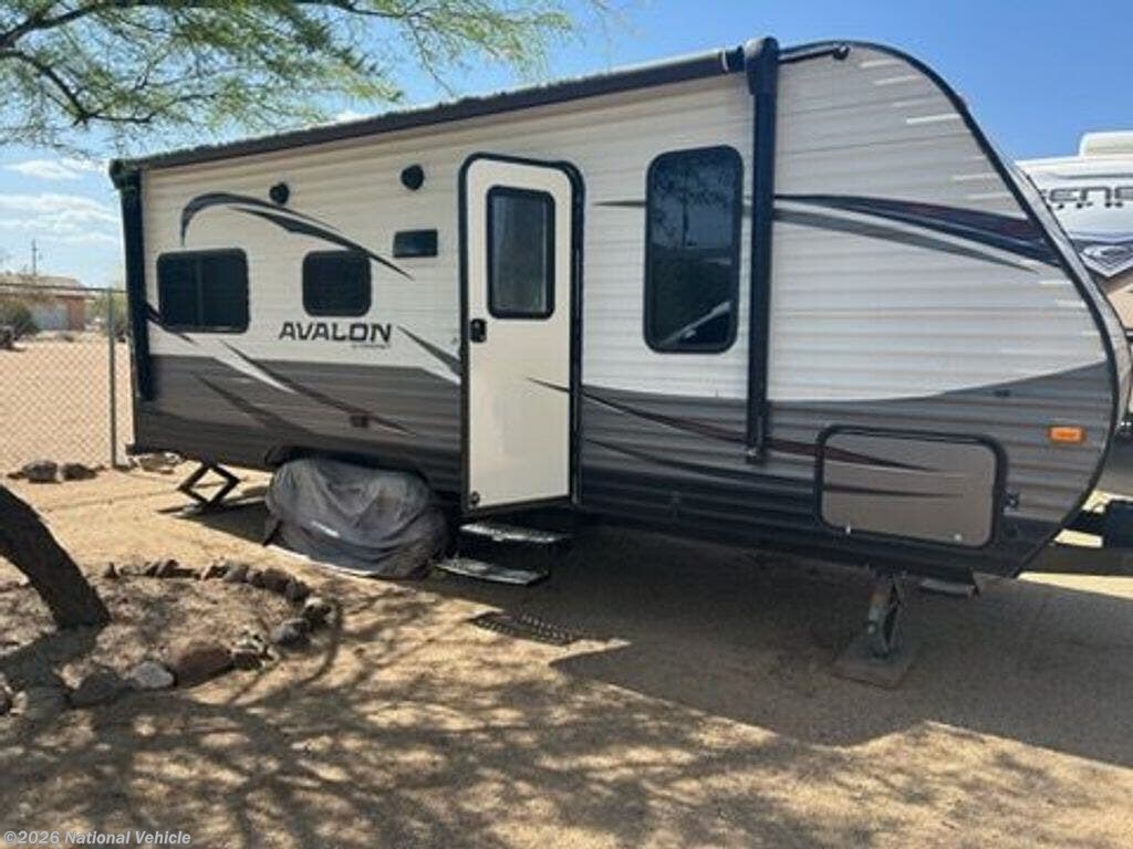 Used 2018 Starcraft Avalon 21FB available in Buckeye, Arizona