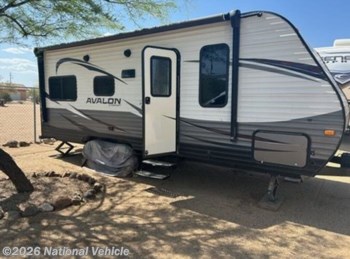Used 2018 Starcraft Avalon 21FB available in Buckeye, Arizona