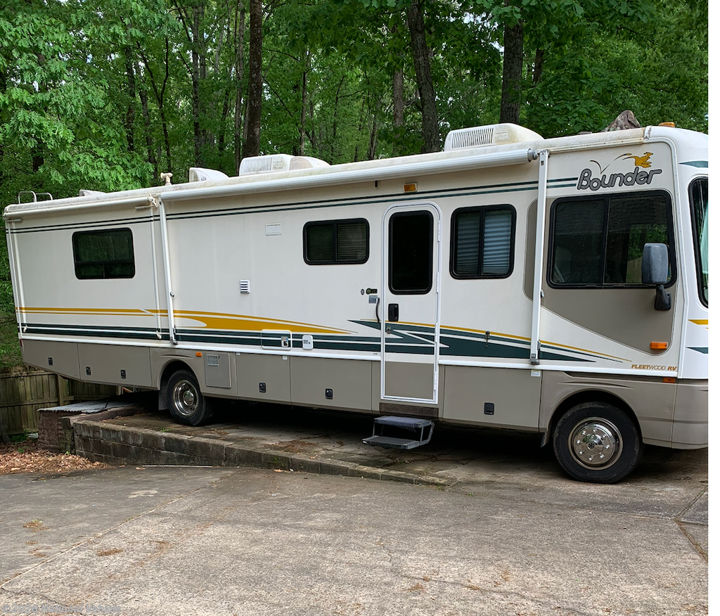 Used 2003 Fleetwood Bounder 35E available in Benton, Arkansas