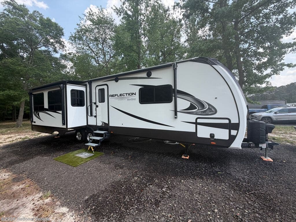 Used 2022 Grand Design Reflection 315RLTS available in Warsaw, North Carolina