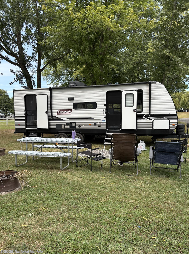 Used 2024 Dutchmen Coleman Lantern 263BH available in Normal, Illinois