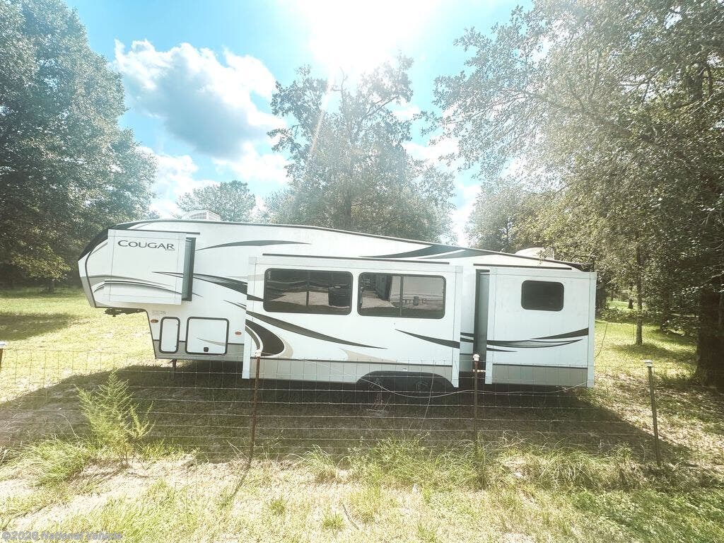 Used 2020 Keystone Cougar 32BHS available in Green Cove Springs, Florida