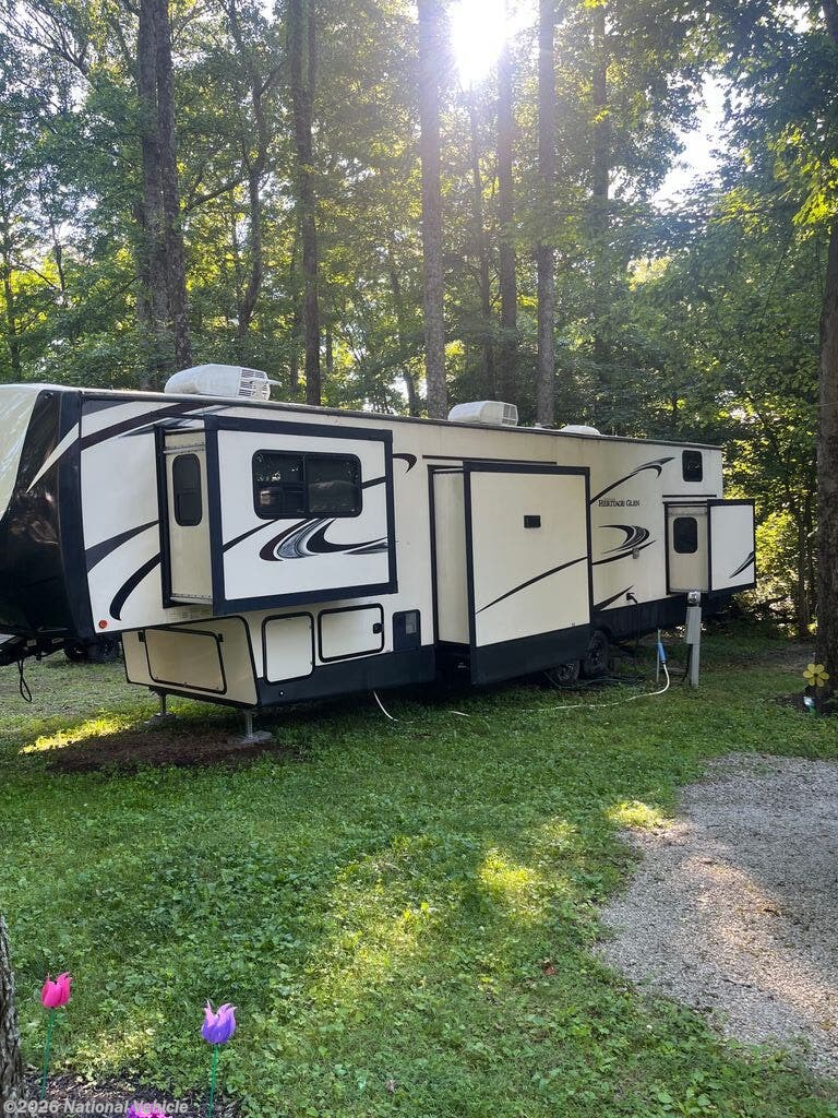 Used 2020 Forest River Wildwood Heritage Glen 378FL available in Franklin, Ohio