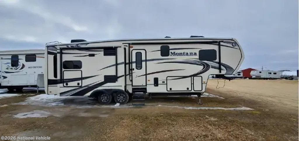 Used 2014 Keystone Montana 3155RL available in Centennial, Colorado