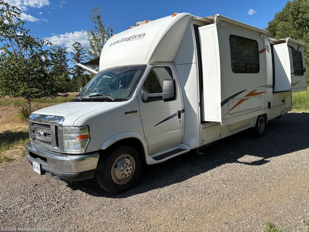 Used 2014 Forest River Lexington Grand Touring 265DS-CD available in Westbank, British Columbia
