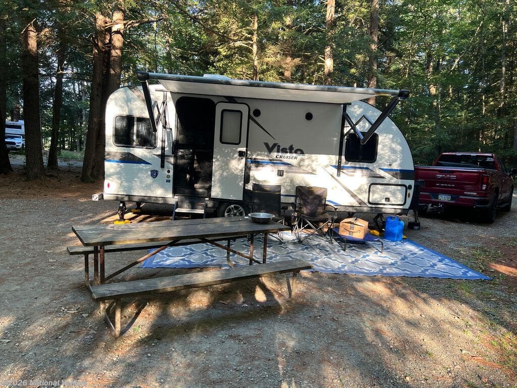 Used 2022 Gulf Stream Vista Cruiser 19ERD available in Middlebury Center, Pennsylvania