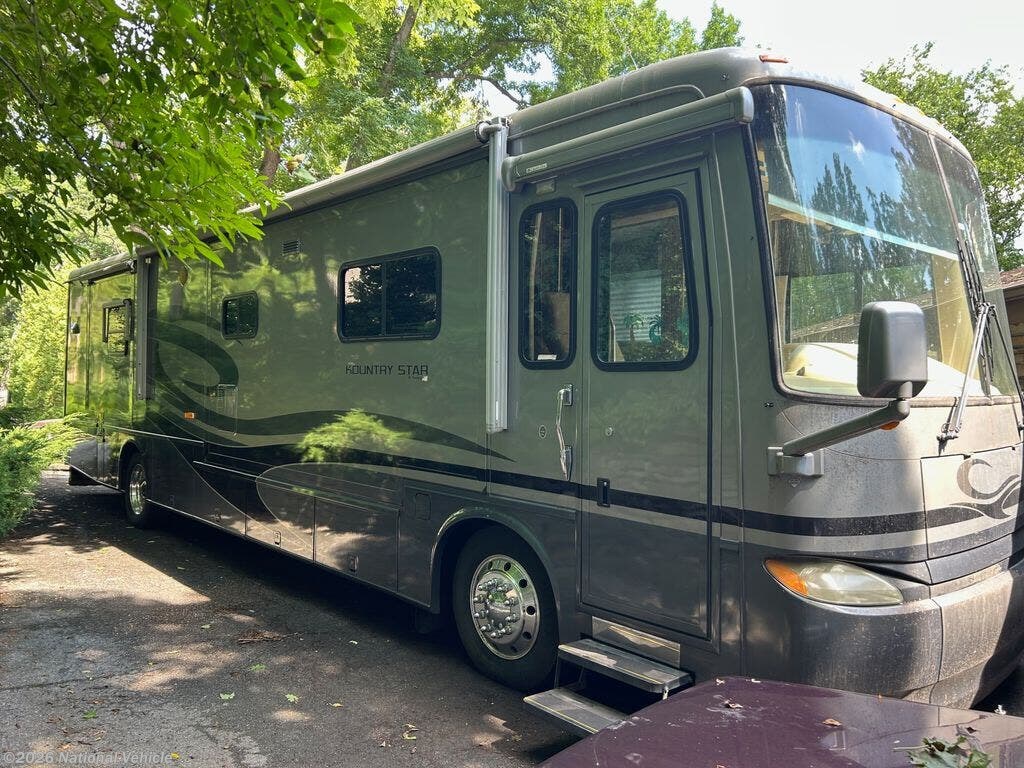 Used 2005 Newmar Kountry Star 3910 available in Elm Grove, Wisconsin