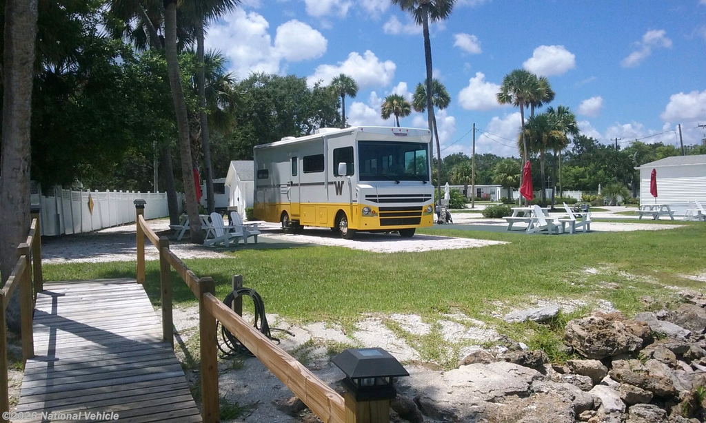 Used 2015 Winnebago Brave 26A available in Indian Lake Estates, Florida