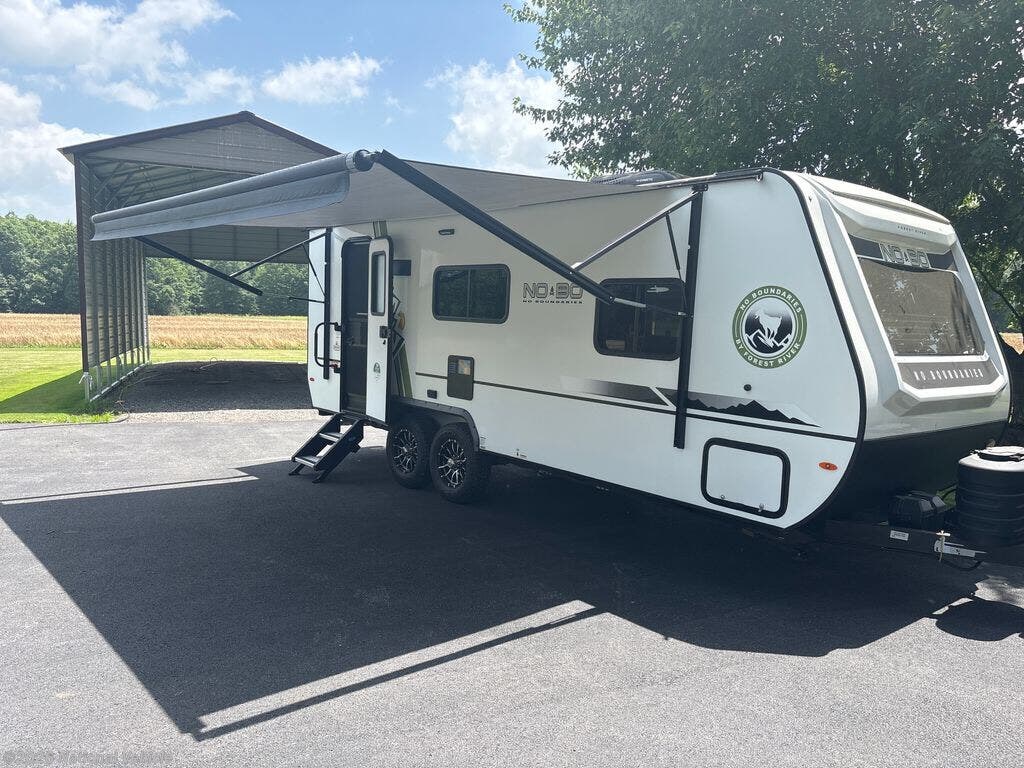 Used 2020  Forest River No Boundaries 19.6 by Forest River from National Vehicle in North Jackson, OH