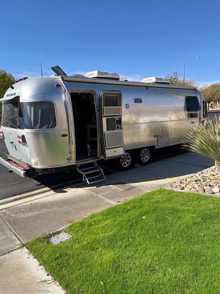 Used 2019 Airstream Flying Cloud 27FB Queen available in Mesquite, Nevada