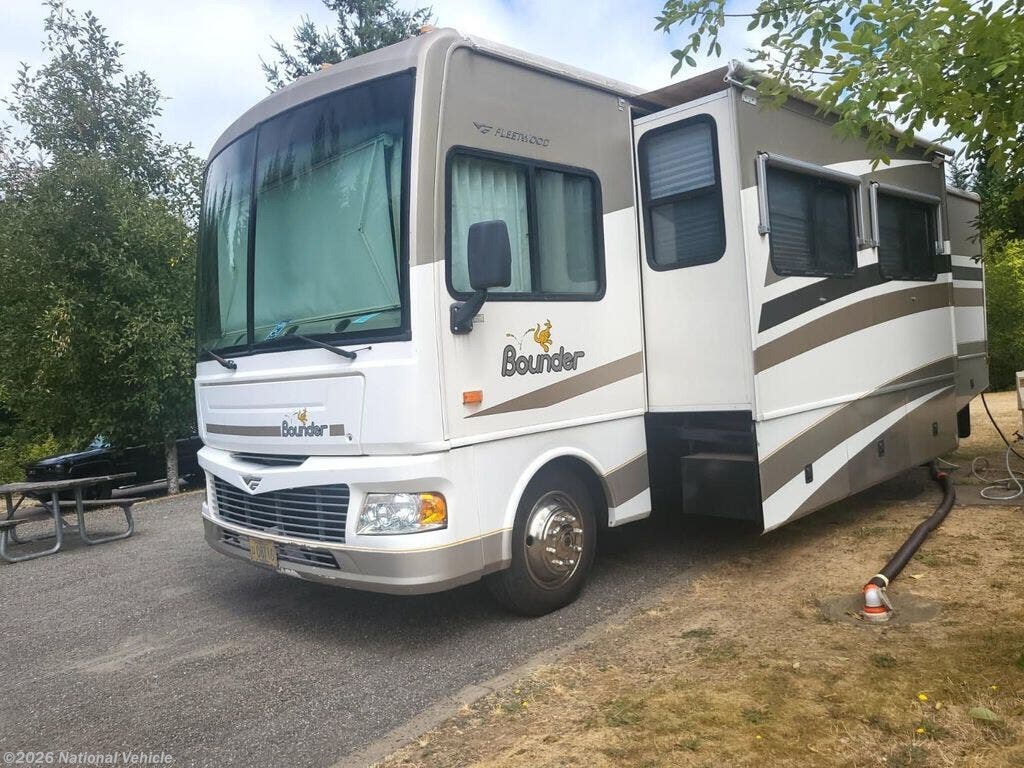 Used 2006 Fleetwood Bounder 33R available in Columbia City, Oregon