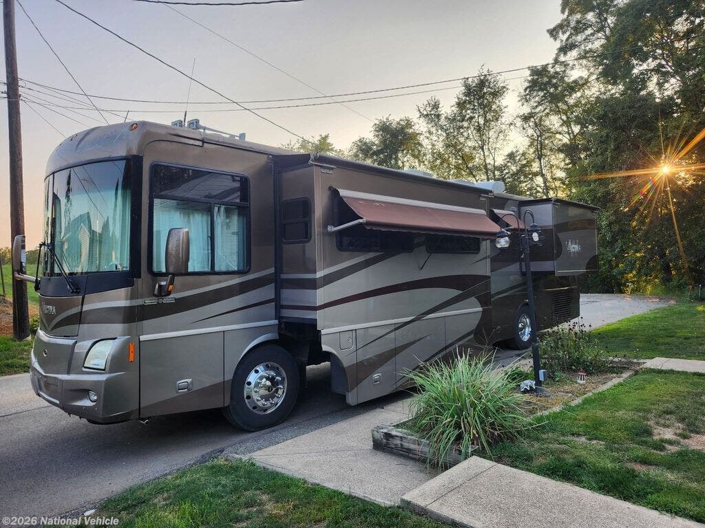 Used 2004 Winnebago Vectra 40KD available in Natrona Heights, Pennsylvania
