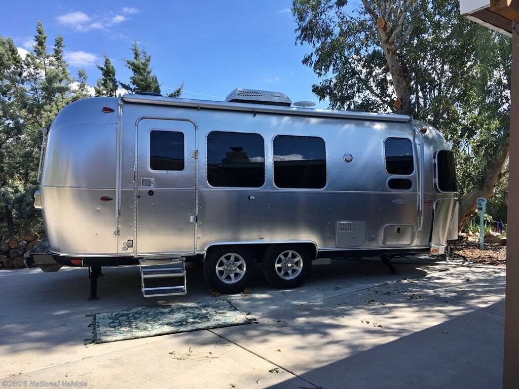 Used 2019 Airstream Flying Cloud 23FB Queen available in Sioux Falls, South Dakota