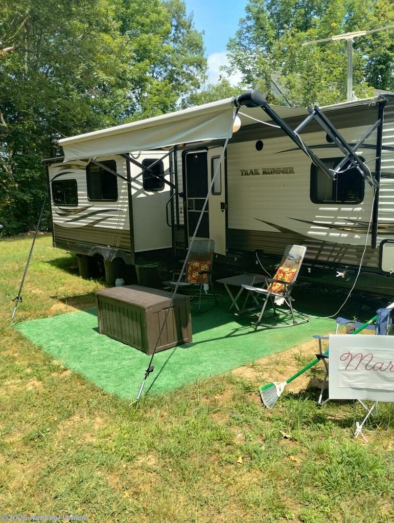Used 2015 Heartland Trail Runner 32RLDS available in Largo, Florida