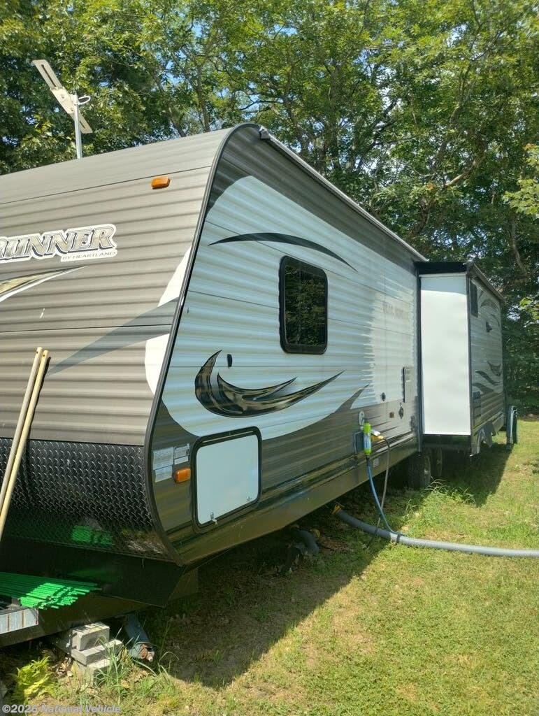 Used 2015 Heartland Trail Runner 32RLDS available in Largo, Florida