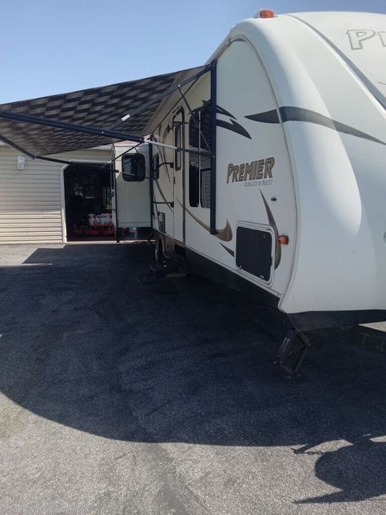Used 2012 Keystone Bullet Premier Ultra 29RTPR available in Granite City, Illinois