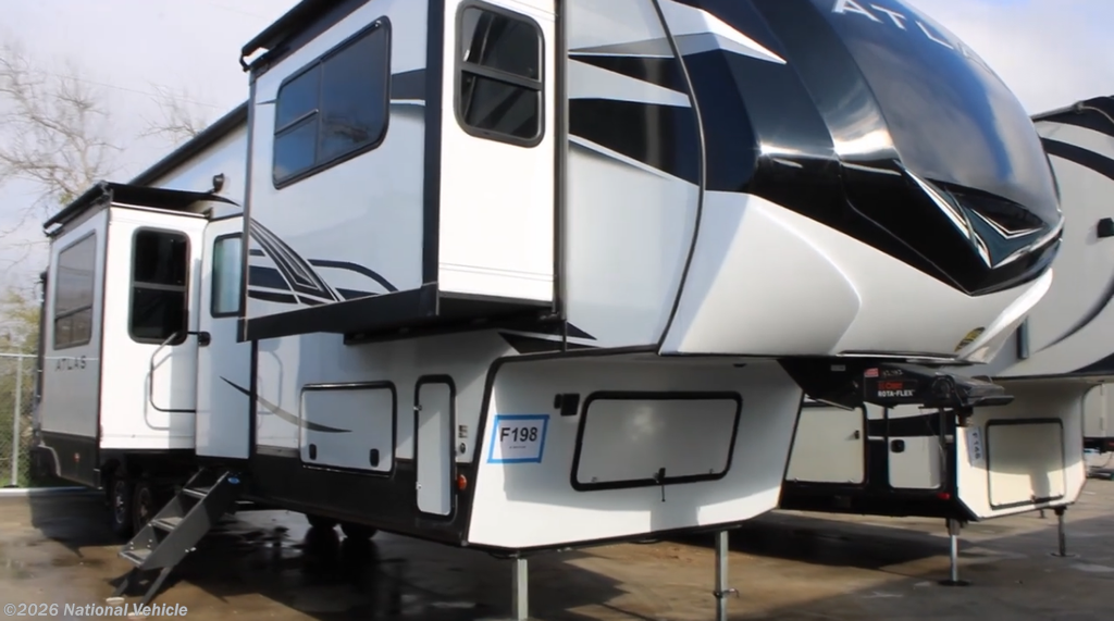 Used 2023 Dutchmen Atlas 3802FLKB available in Georgetown, Texas