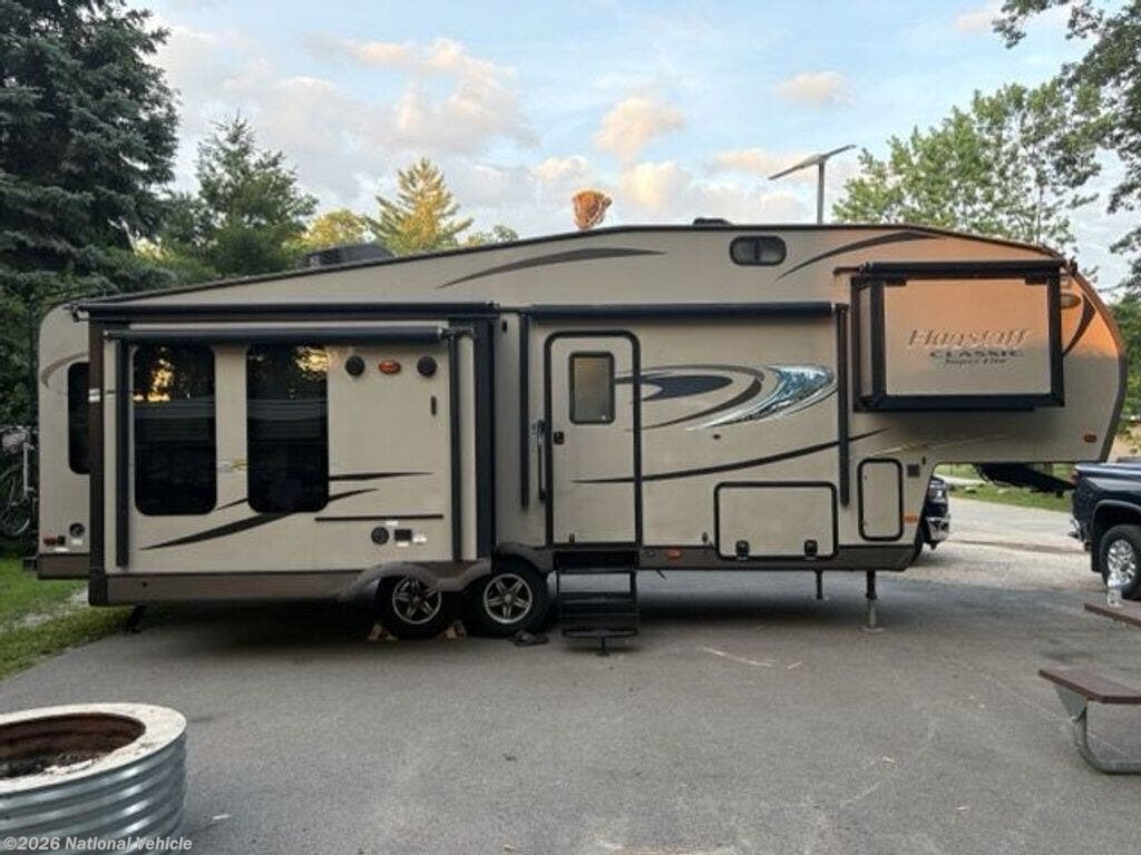 Used 2015 Forest River Flagstaff Classic Super Lite 85281KWS available in Royal Oak, Michigan