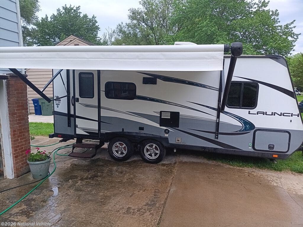 Used 2017 Starcraft Launch 21FBS available in Columbus, Ohio