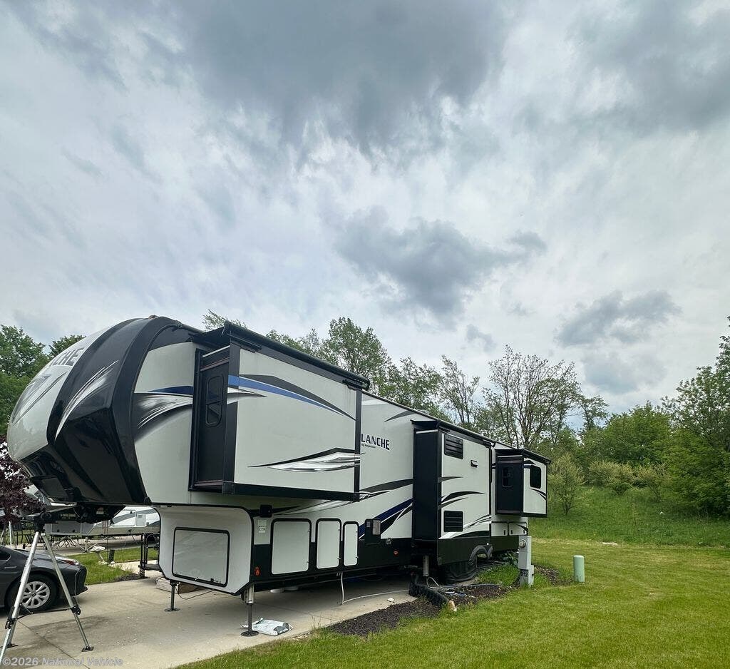 Used 2018 Keystone Avalanche 376RD available in Hopkins, Michigan