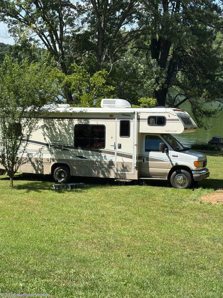 Used 2004 Fleetwood Tioga 26G available in Kingsport, Tennessee
