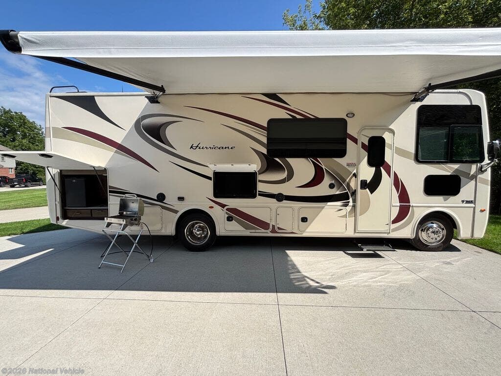 Used 2017 Thor Motor Coach Hurricane 29M available in Washington, Michigan