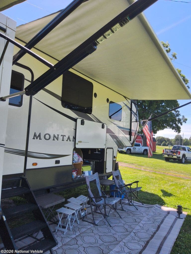 Used 2021 Keystone Montana 3231CK available in Ankeny, Iowa