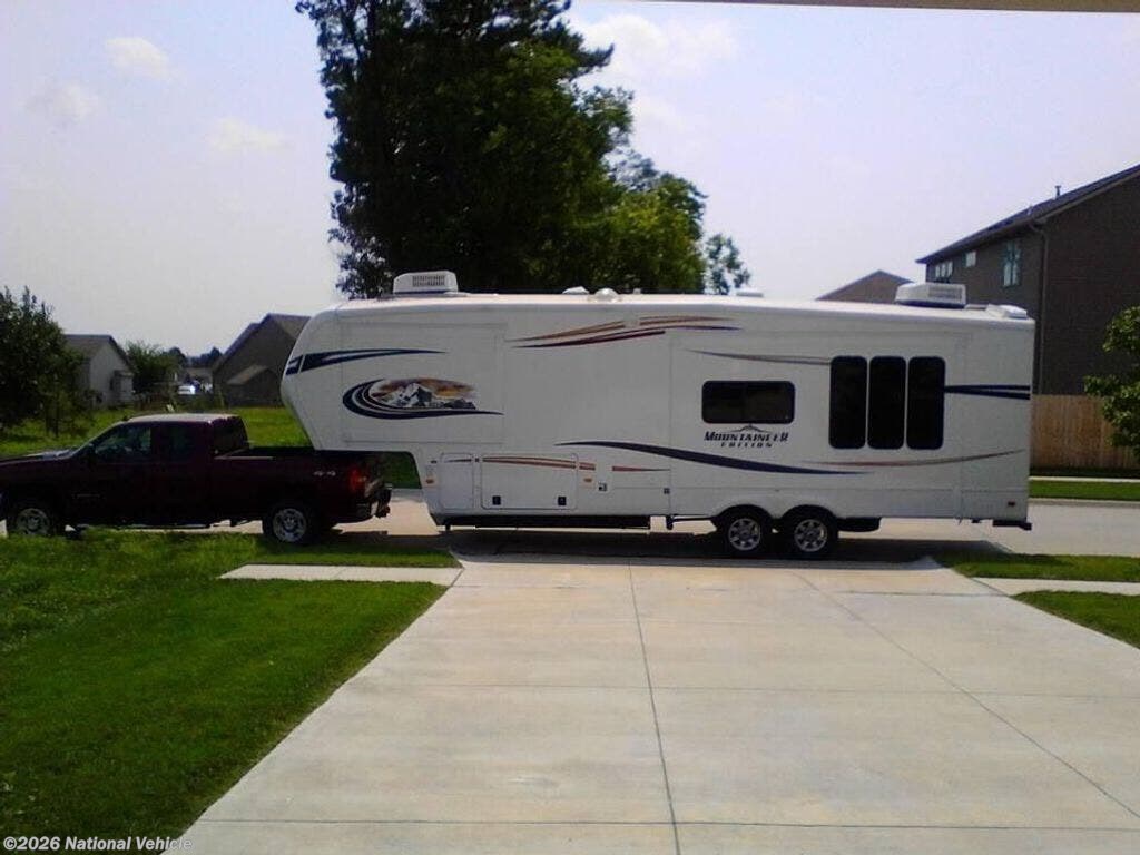 Used 2013 Keystone Montana Mountaineer 295RKD available in Lincoln, Nebraska