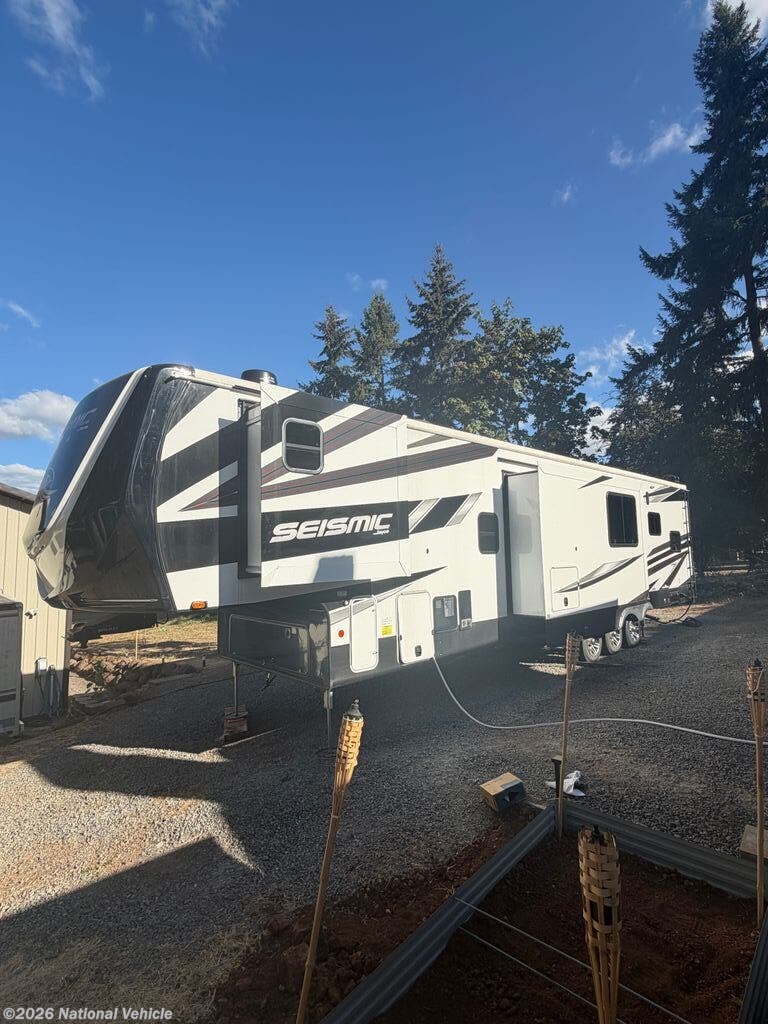 Used 2025 Jayco Seismic 395 available in Colton, Oregon