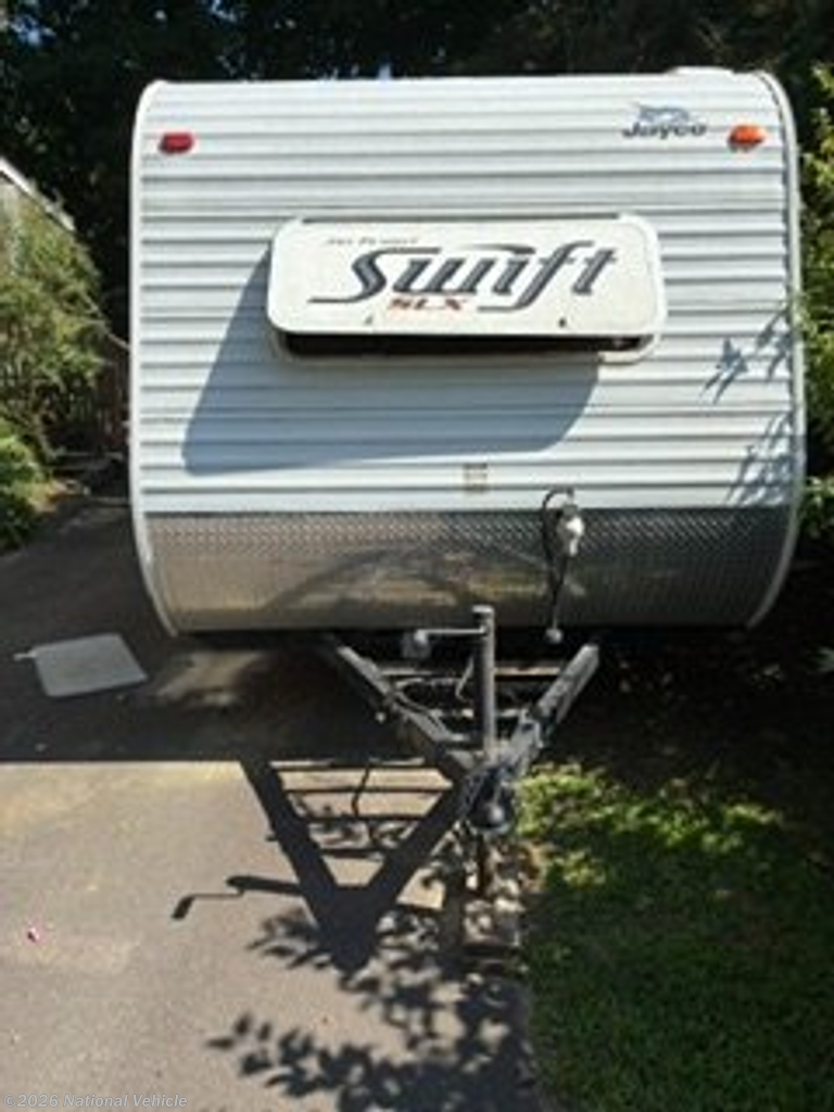 Used 2013  Jayco Jay Flight Swift SLX 184BH by Jayco from National Vehicle in Haverhill, MA