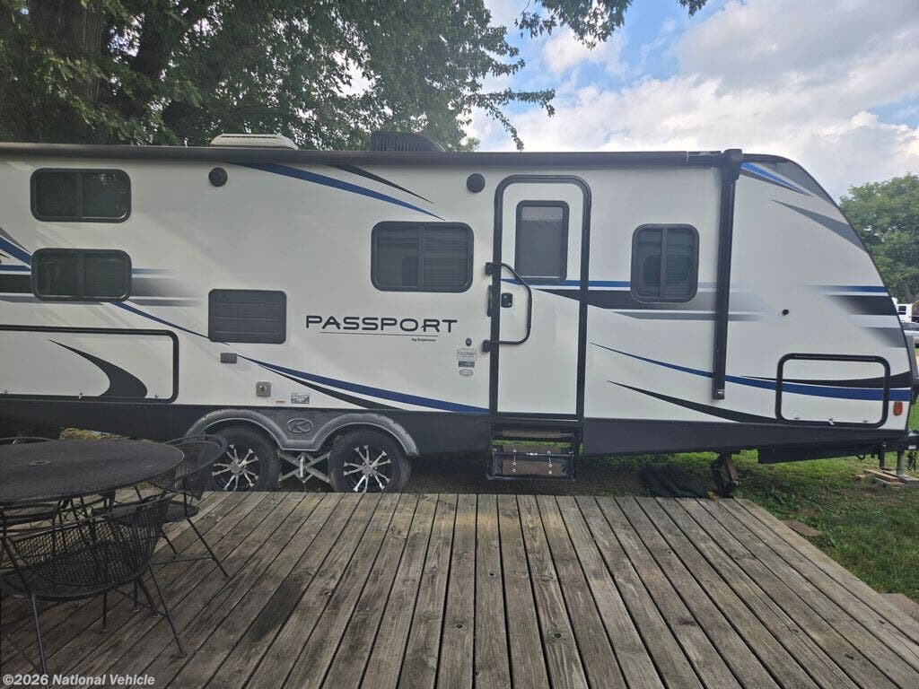 Used 2020  Keystone Passport SL 240BH by Keystone from National Vehicle in Pingree Grove, IL