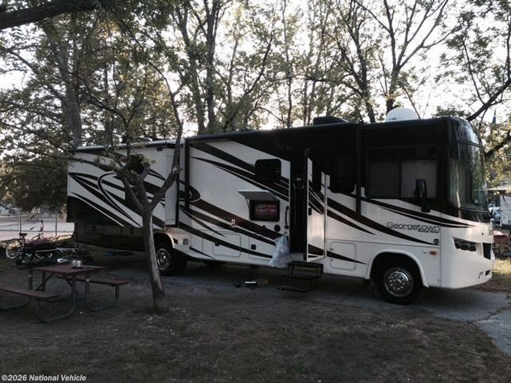 Used 2015  Forest River Georgetown 351DS by Forest River from National Vehicle in Yorba Linda, CA
