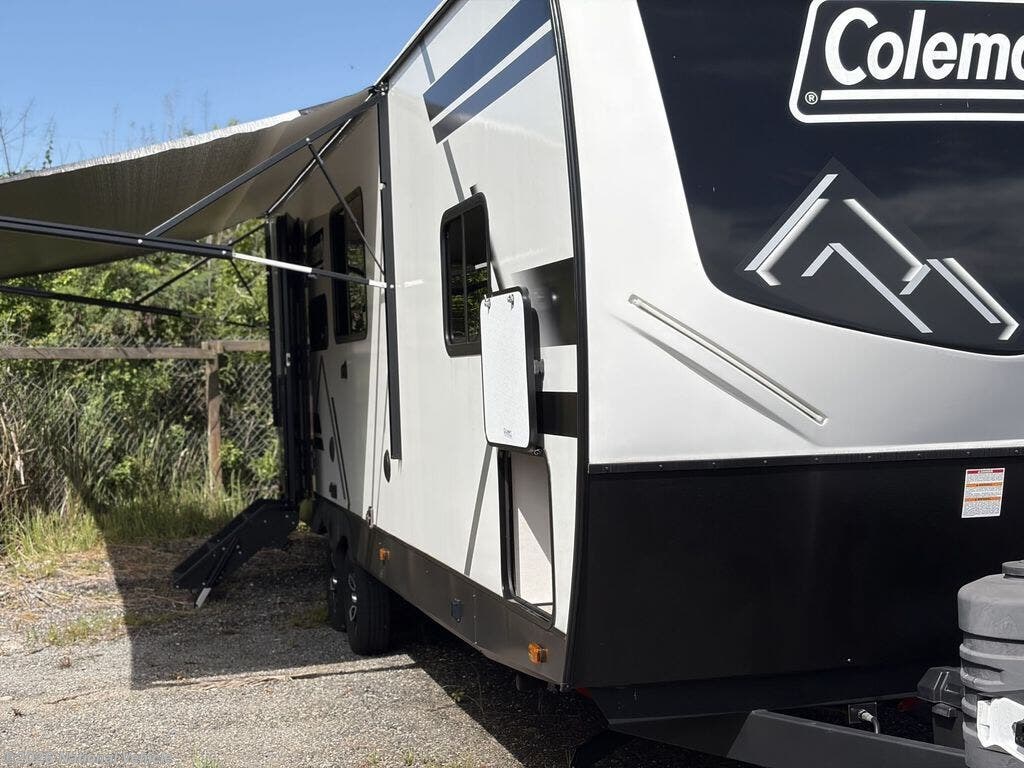 Used 2016  Keystone Coleman Legacy 2600RB by Keystone from National Vehicle in Sebastian, FL