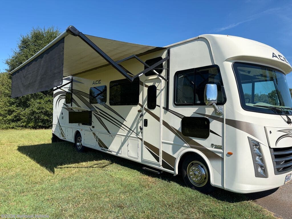 Used 2019  Thor Motor Coach A.C.E. 33.1 by Thor Motor Coach from National Vehicle in Belton, SC