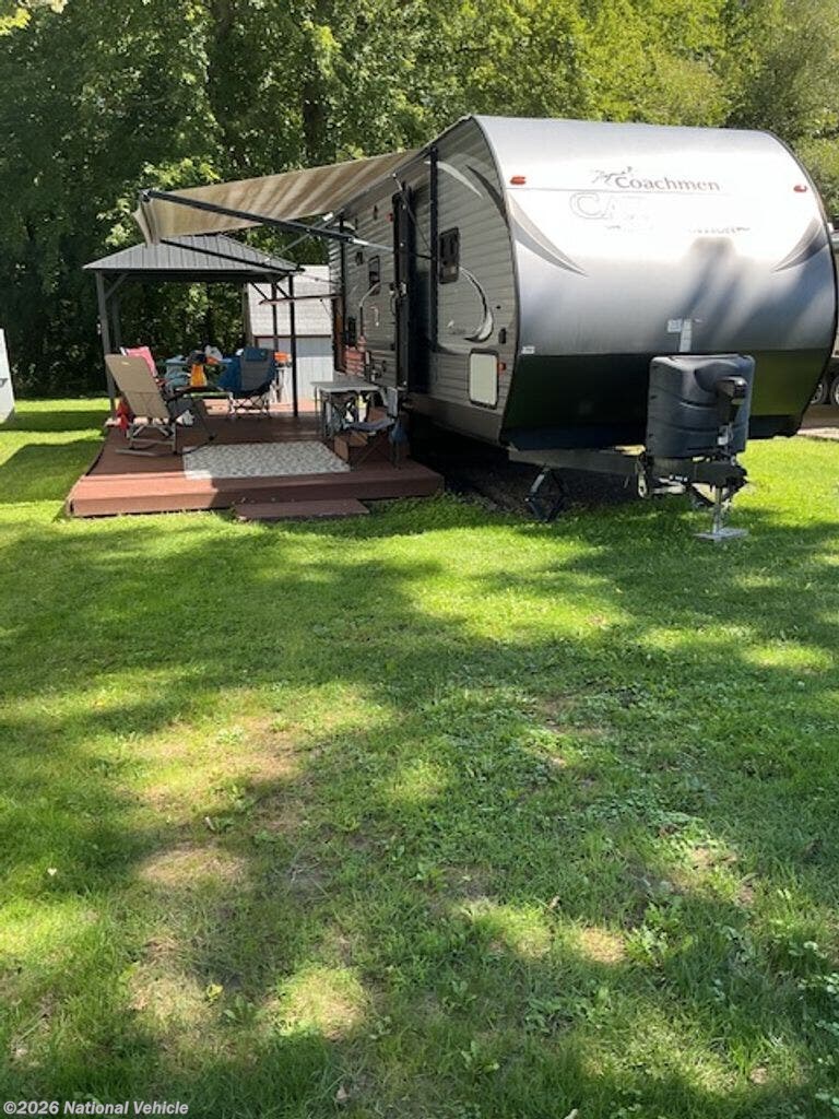 Used 2016  Coachmen Catalina Legacy 233DS by Coachmen from National Vehicle in Wolcott, NY