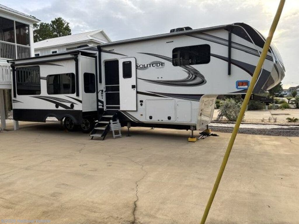 Used 2022  Grand Design Solitude 345GK by Grand Design from National Vehicle in Gulf Shores, AL