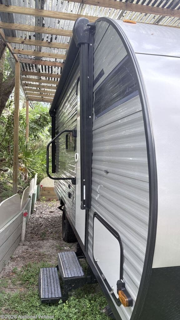 Used 2024  East to West Silver Lake 18BHLE by East to West from National Vehicle in Longwood, FL