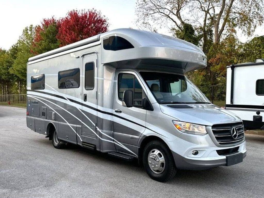 Used 2025  Winnebago Navion 24J by Winnebago from National Vehicle in Springfield, VA